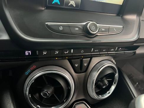 Used 2016 Chevrolet Camaro LT image 21