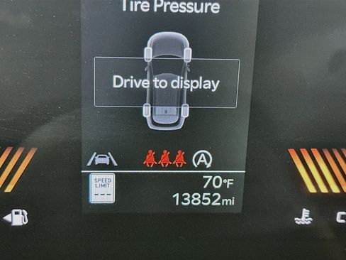 Used 2026 Kia Sportage EX FWD image 19