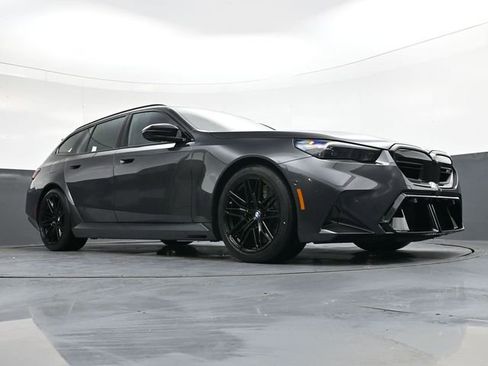 Used 2026 BMW M5 Touring image 31