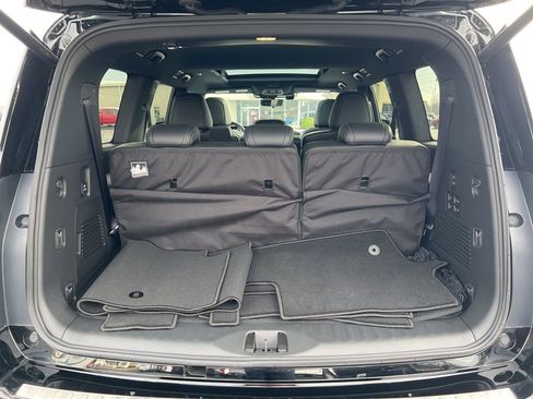 Used 2025 Nissan Armada PRO-4X w/ Pro-4X Premium Package image 23