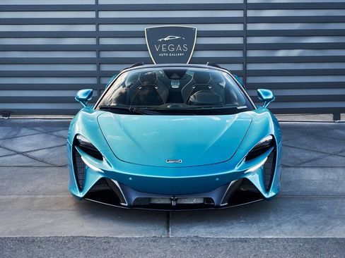Used 2025 McLaren Artura Spider RWD image 17
