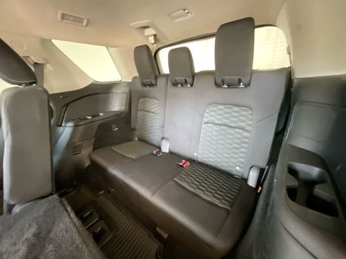 Used 2022 Nissan Pathfinder SV image 22