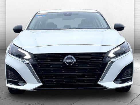 Used 2025 Nissan Altima 2.5 SV image 2