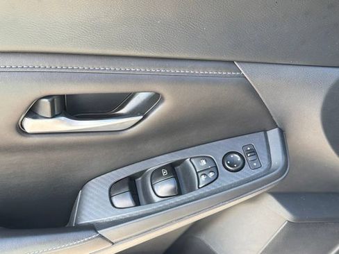 Used 2024 Nissan Sentra SV FWD image 21