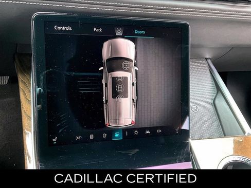 Certified 2025 Cadillac Escalade ESV Sport Platinum AWD/4WD image 32
