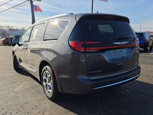 Certified 2021 Chrysler Pacifica Limited image 34