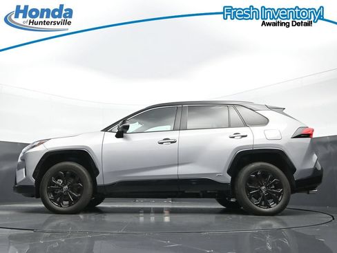 Used 2022 Toyota RAV4 XSE AWD/4WD image 31
