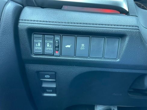 Used 2025 Honda Odyssey Sport-L image 46