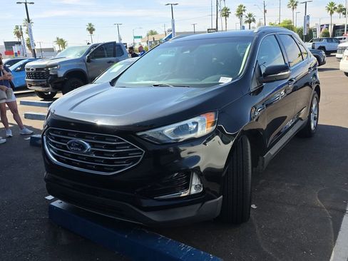 Used 2019 Ford Edge Titanium image 4