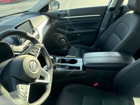 Used 2023 Nissan Altima 2.5 SV image 13