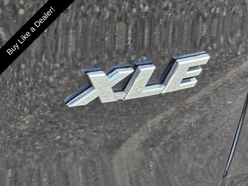 Used 2021 Toyota RAV4 XLE w/ Convenience Package FWD image 28