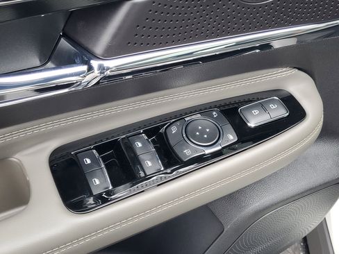 New 2026 Lincoln Corsair Premiere image 10