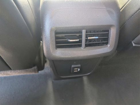 Used 2024 GMC Terrain SLT image 10