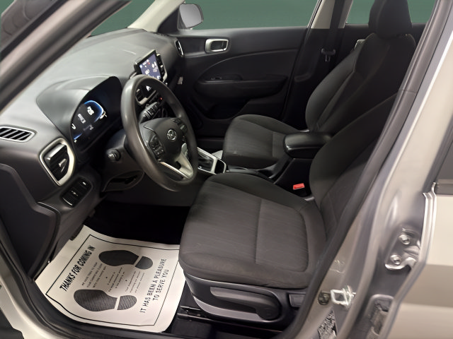 Used 2024 Hyundai Venue SE FWD image 10
