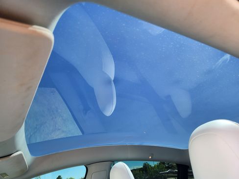 Used 2022 Tesla Model Y Performance AWD/4WD image 19