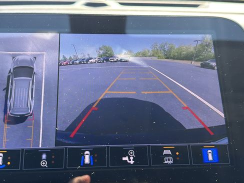 Used 2024 Chevrolet Equinox LT AWD/4WD image 16