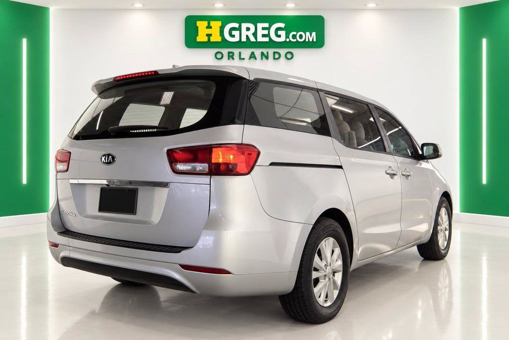 Used 2018 Kia Sedona L FWD image 6