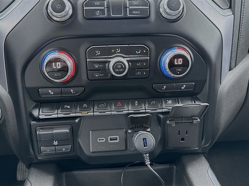 Used 2020 GMC Sierra 1500 Elevation w/ Elevation Value Package image 12