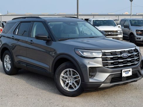 New 2026 Ford Explorer Active image 3