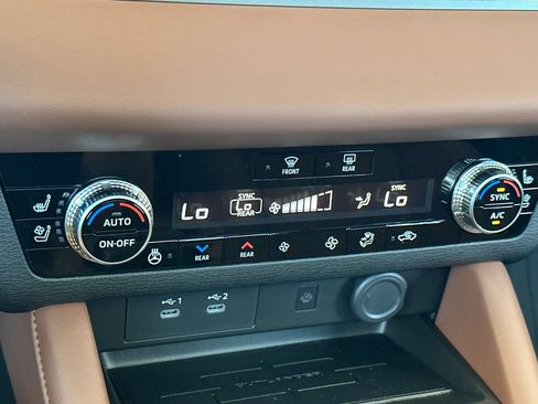 New 2025 Mitsubishi Outlander SEL image 19