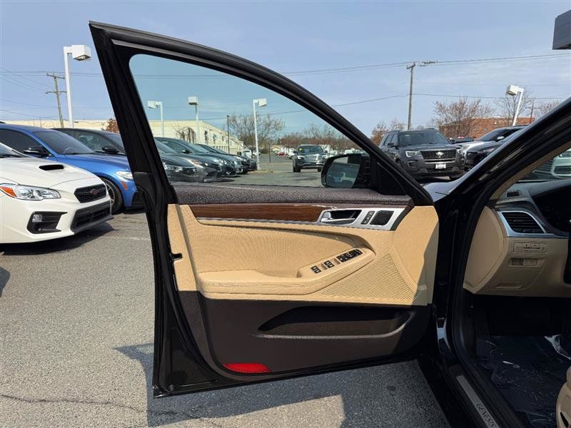 Used 2018 Genesis G80 3.8 RWD image 29