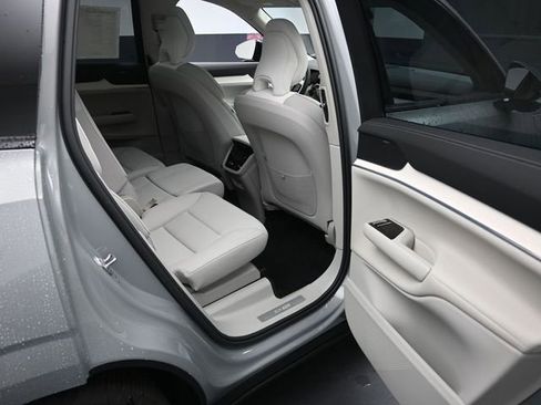 New 2025 Volvo EX90 Ultra image 21