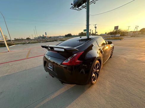 Used 2015 Nissan 370Z Coupe image 5
