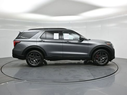Certified 2025 Ford Explorer ST-Line w/ ST-Line Street Pack image 26