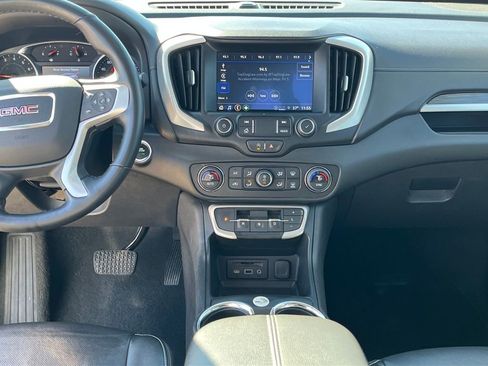 Used 2023 GMC Terrain SLT image 20