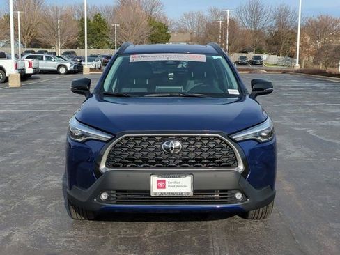 Used 2025 Toyota Corolla Cross XLE w/ Convenience Package image 4