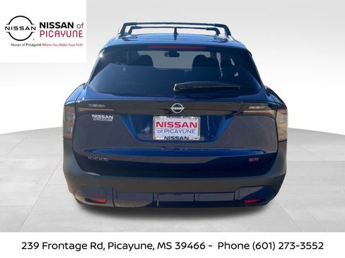 New 2026 Nissan Kicks SR w/ Cold Weather Package FWD image 5