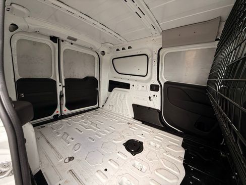 Used 2022 RAM ProMaster City Tradesman FWD image 21