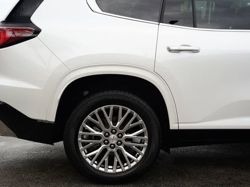 Used 2024 GMC Acadia Denali FWD image 10