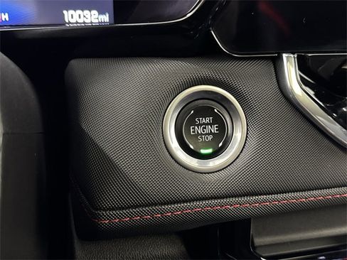 Used 2024 Chevrolet Colorado Z71 w/ Z71 Convenience Package 2 image 17