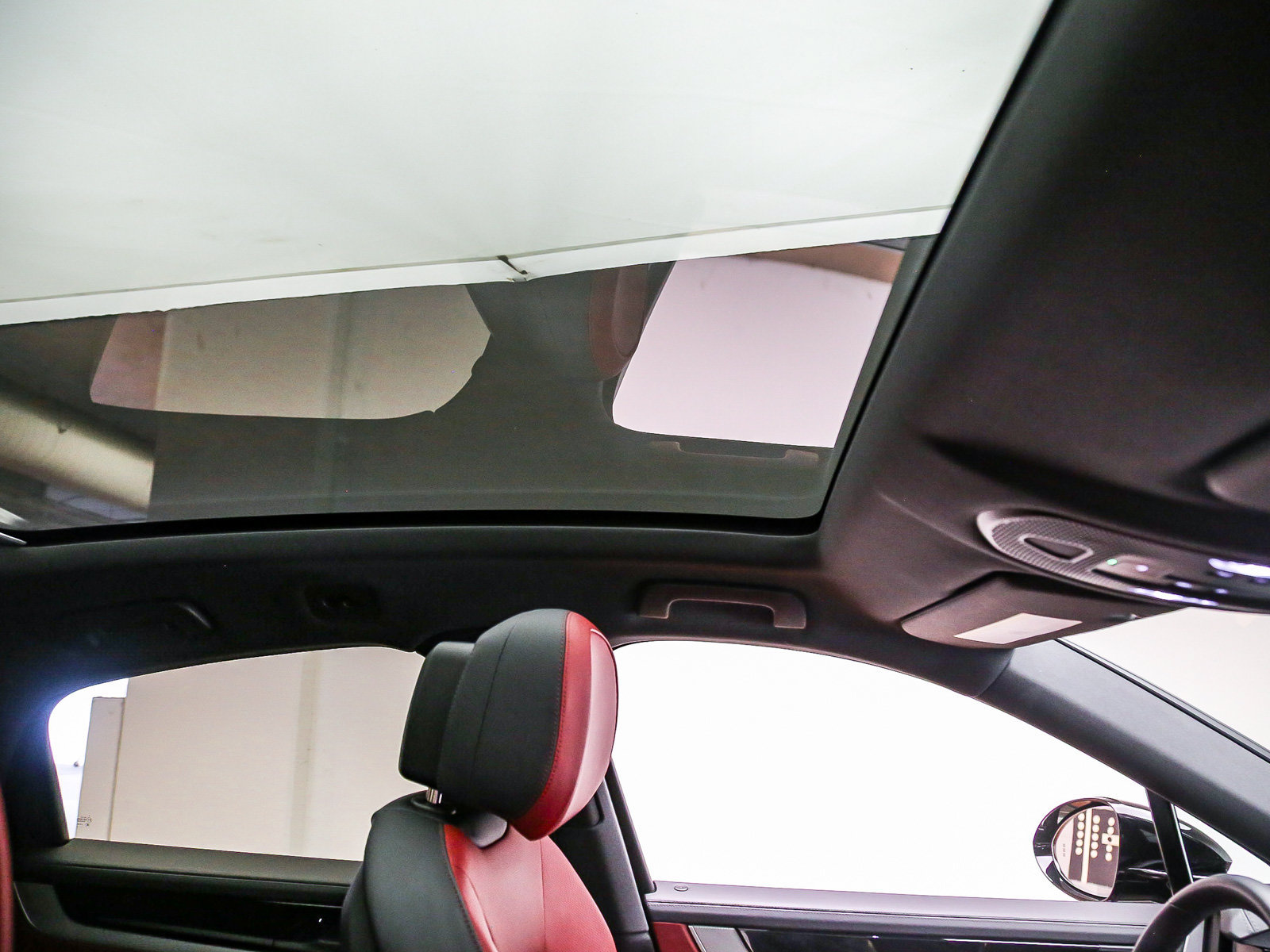Certified 2024 Porsche Cayenne Coupe AWD/4WD image 21
