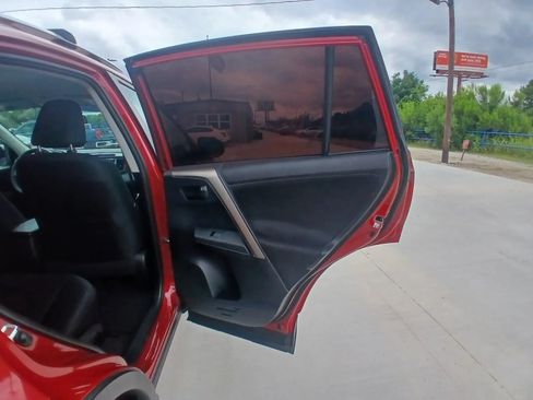 Used 2014 Toyota RAV4 LE FWD image 16