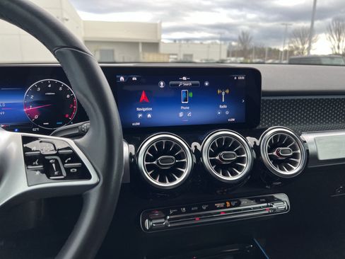 Certified 2024 Mercedes-Benz GLB 250 4MATIC image 32