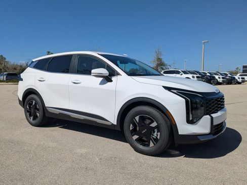 New 2026 Kia Sportage LX FWD image 2