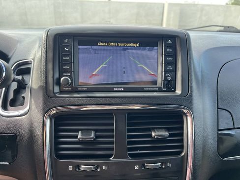 Used 2017 Dodge Grand Caravan SXT FWD image 22