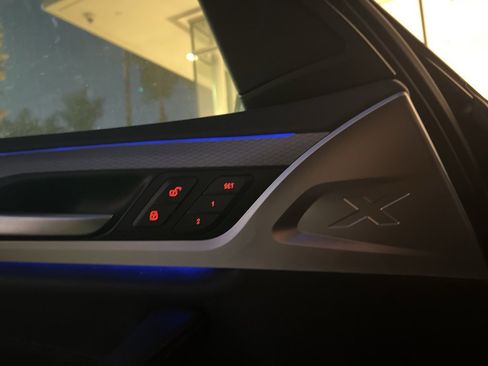 Used 2018 BMW X3 M40i image 13