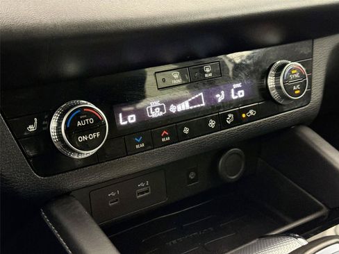Used 2024 Mitsubishi Outlander SEL FWD image 26