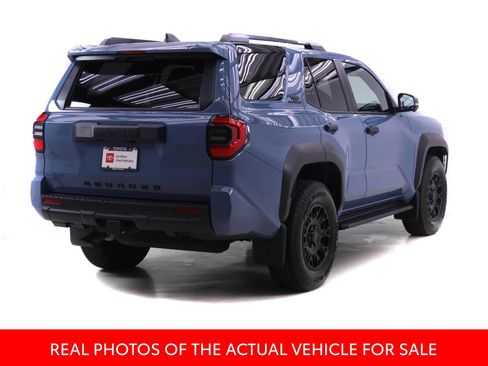 Certified 2025 Toyota 4Runner TRD Off-Road Premium AWD/4WD image 2