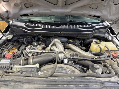 Used 2021 Ford F250 Lariat w/ Lariat Ultimate Package AWD/4WD image 32