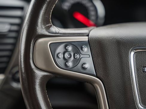 Used 2018 GMC Yukon Denali image 30