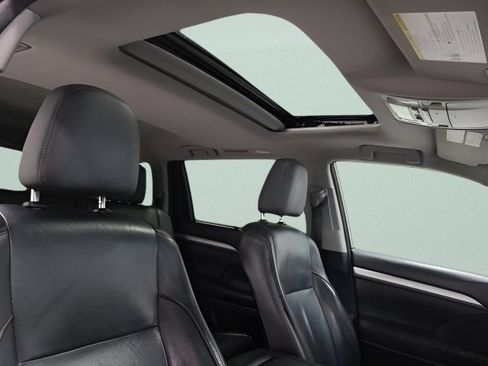 Used 2016 Toyota Highlander XLE AWD/4WD image 8