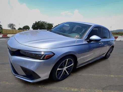 Used 2022 Honda Civic Touring image 5