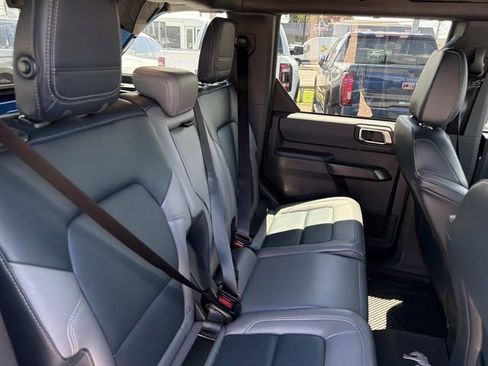 Used 2024 Ford Bronco Outer Banks AWD/4WD image 12