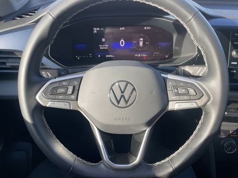 Certified 2022 Volkswagen Taos SE image 13