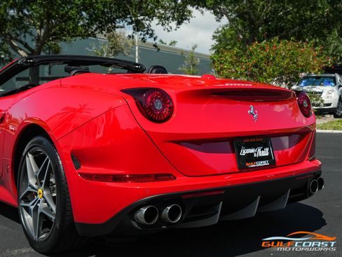 Used 2015 Ferrari California T image 54