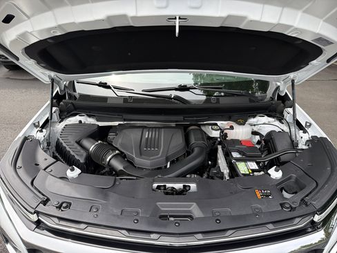 Used 2025 Chevrolet Traverse LT AWD/4WD image 34